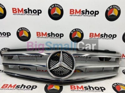 Решетка радиатора Mercedes C350 2012 W204 276.957 А2048801923 - купить Ростове-на-Дону
