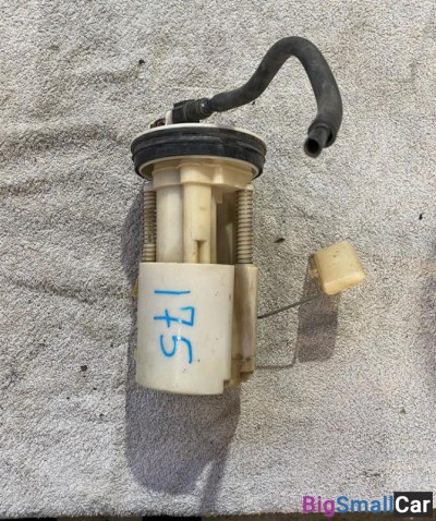 Насос топливный Nissan note HR-15