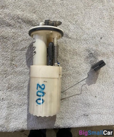 Насос топливный Митсубиси Миника Mitsubishi Minica