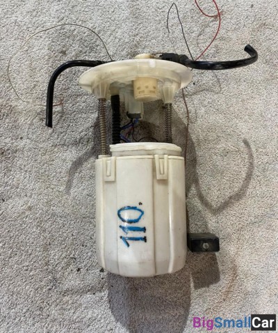 Насос топливный Toyota Prius 20