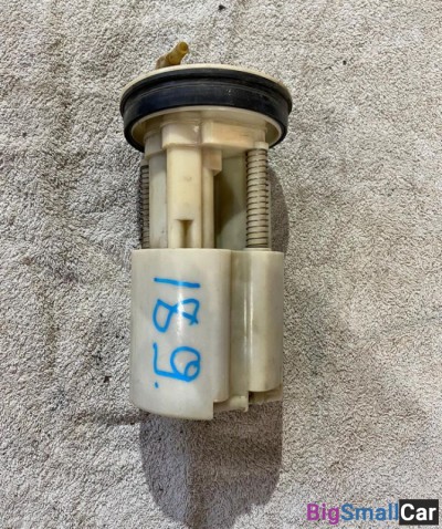 Насос топливный Nissan Tiida