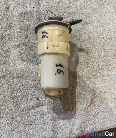 Насос топливный Toyota IST 1NZ