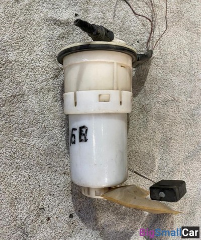 Насос топливный Toyota Funcargo