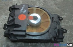 Сабвуфер прав. (65 Аудио, навигация, информ. системы) 65136907652